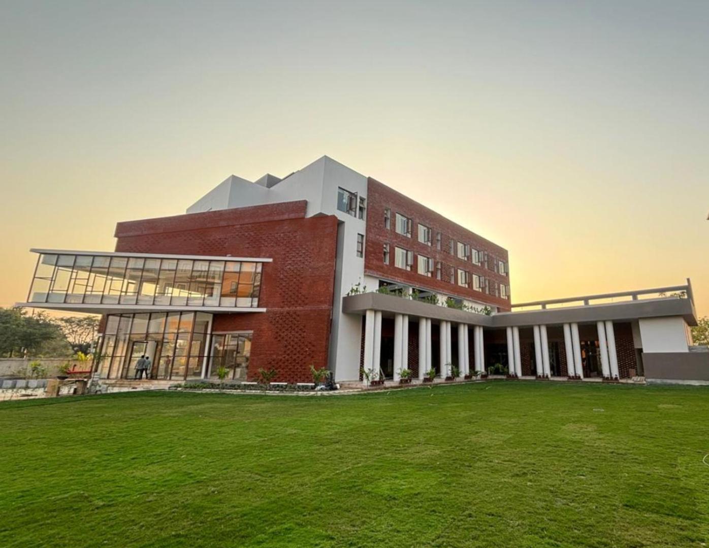 The Pearl Club Resort Shanti Niketan Luaran gambar