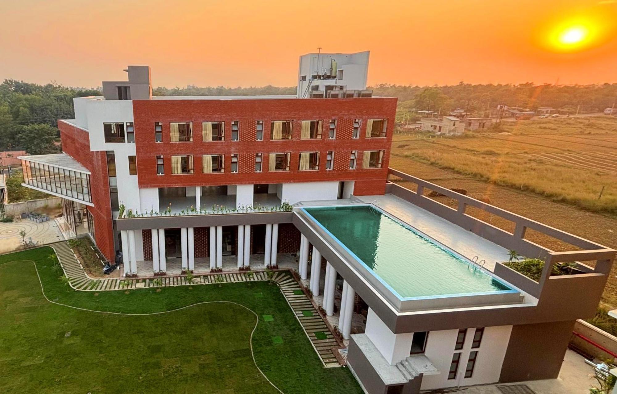 The Pearl Club Resort Shanti Niketan Luaran gambar